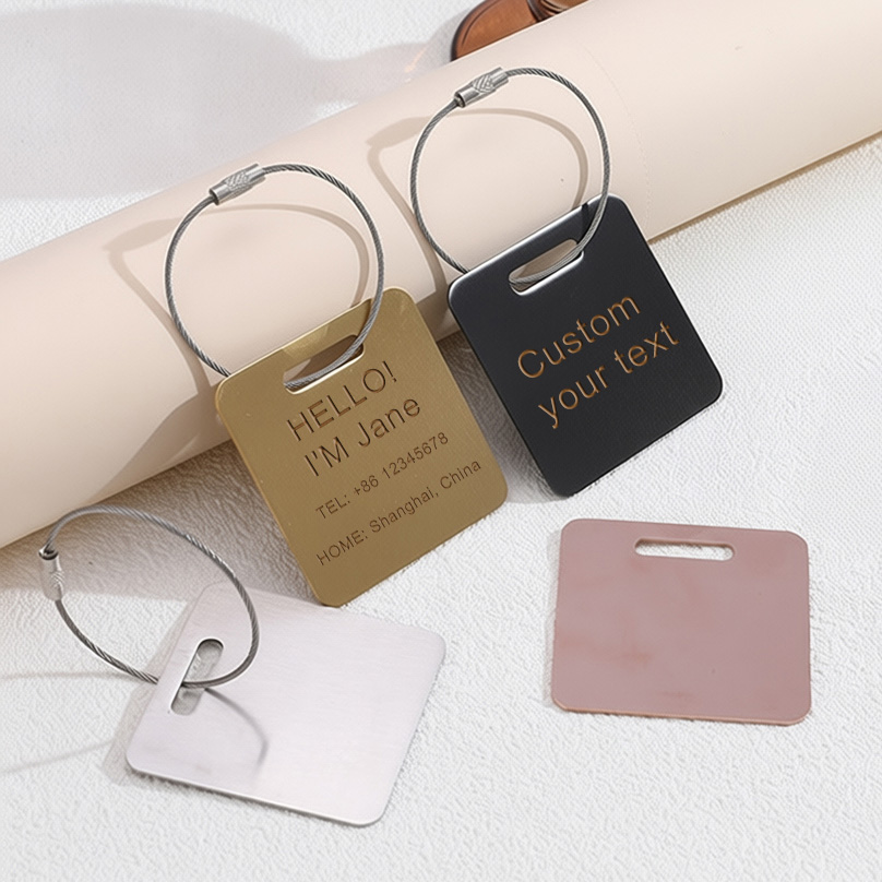 Travel Accessories Store - Personalizowane zawieszki na bagaż z grawerem
